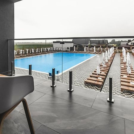 Sofia Hotel Velyka Omelyana Ngoại thất bức ảnh
