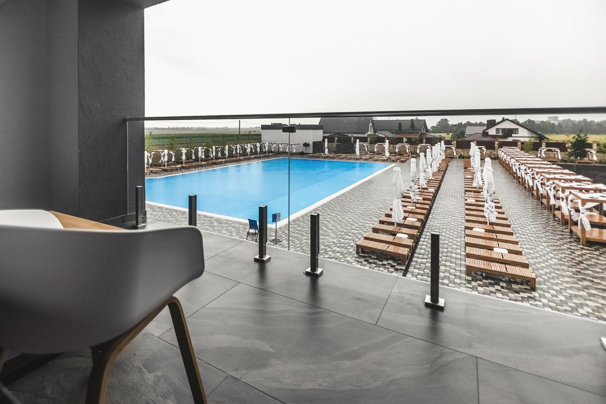 Sofia Hotel Velyka Omelyana Ngoại thất bức ảnh